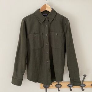 Patagonia women’s Organic Cotton Long-Sleeve Fjord Flannel Shirt